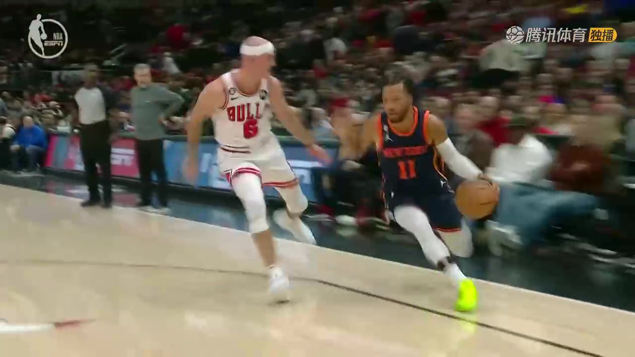 秀??！布倫森腳踝終結(jié)將卡魯索晃倒坐地！再三分殺死比賽（布倫森集錦）